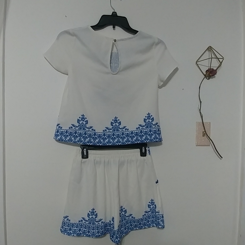 Cute Short Set - Picture 2 of 3